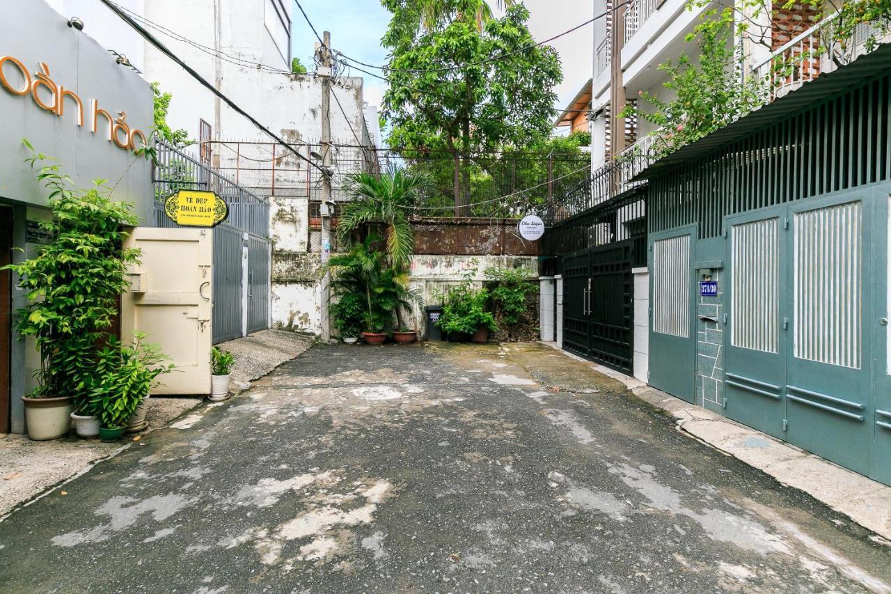 Отель Dlux Saigon Хошимин Экстерьер фото
